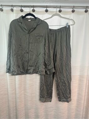 SilkSilky Women's Olive Green Silk Pajama Pants Set Size